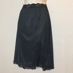 🌶3 for $20 Vassarette Petite Small Vintage Perfect Black Slip